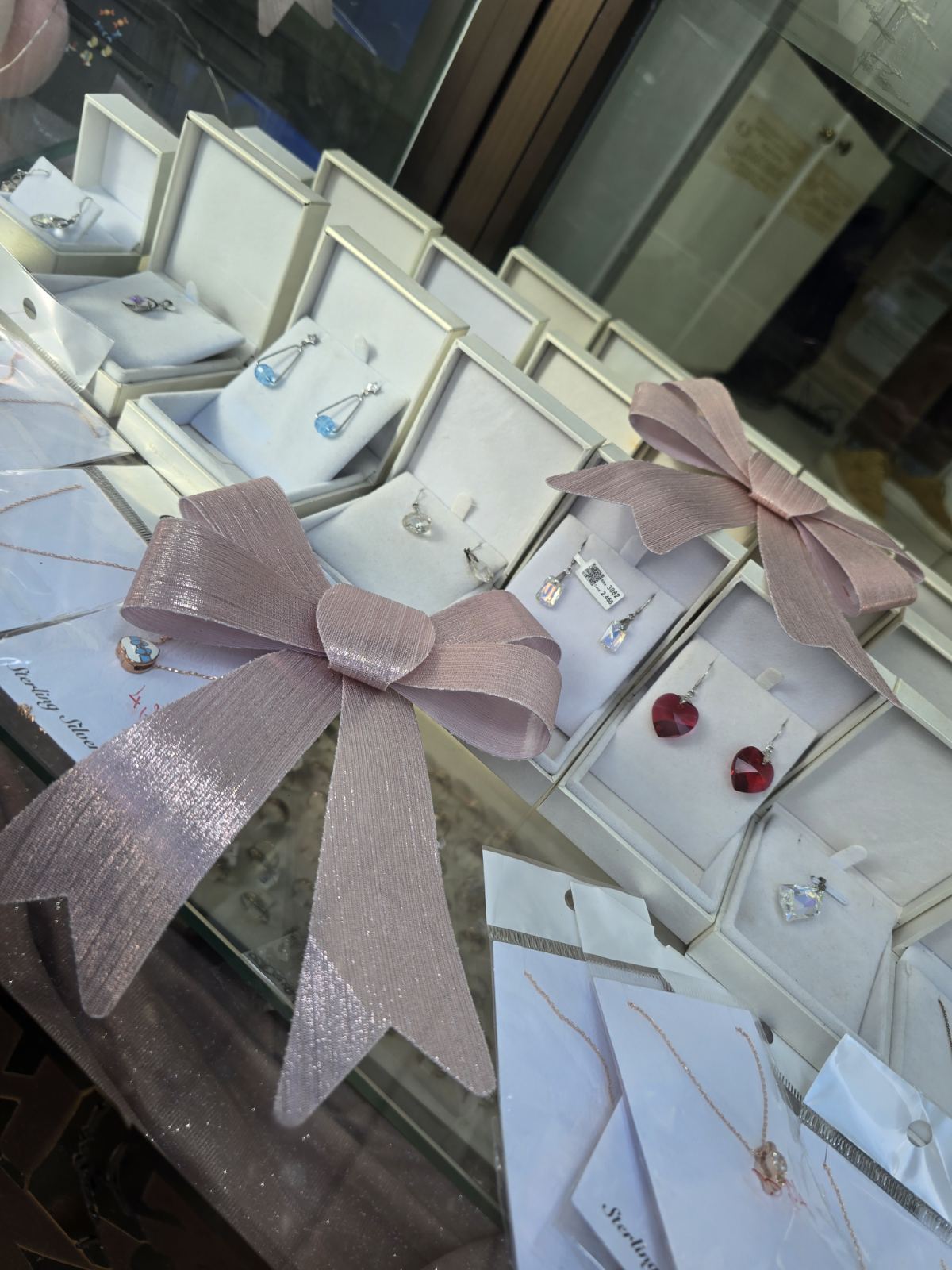 Накит на радном столу